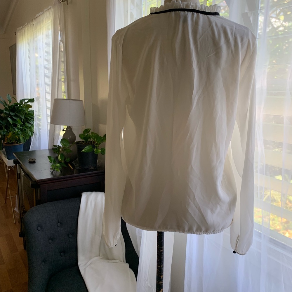 White blouse - Picture 2 of 2
